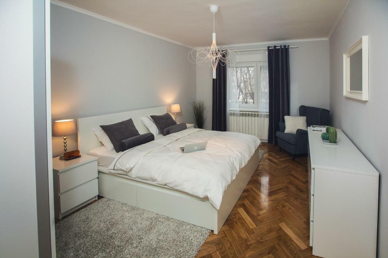 Avenue Apartment *